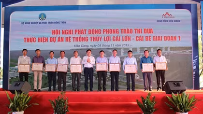 Xây dựng hệ thống thủy lợi lớn nhất đồng bằng sông Cửu Long