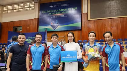 Giải bóng bàn tranh Cup GamaLift: Đội Báo CAND thắng trận mở màn