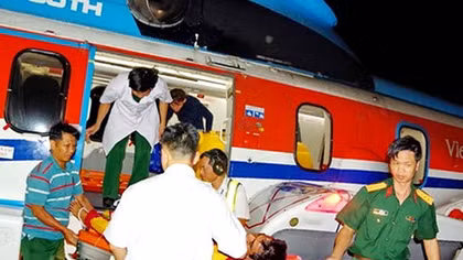 Điều trực thăng bay ra Trường Sa cứu nạn ngư dân