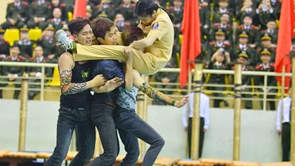 Nữ sinh 'kẹp cổ 3 thanh niên' là thủ khoa trường Cảnh sát