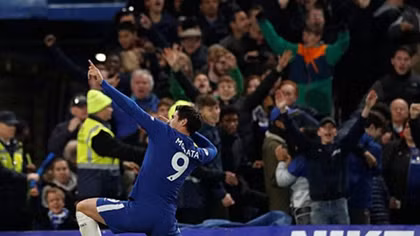 Morata tỏa sáng, Chelsea đè bẹp Man Utd