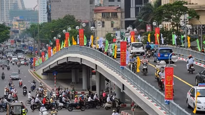 Đóng cầu vượt Láng Hạ vào ban đêm để gia cố, sửa chữa trong vòng 1 tháng