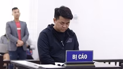 Làm giả "thẻ ngành" để lừa đảo, lĩnh án 12 năm tù