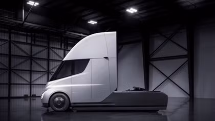 Tesla lại gây sốt thế giới xe hơi