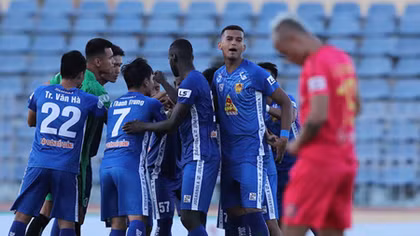 Cuộc đua trụ hạng V.League 2020: Quảng Nam không tự cứu được chính mình