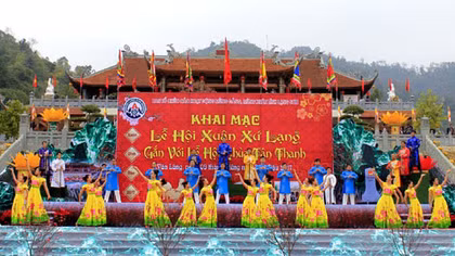 Sôi nổi và đặc sắc Lễ hội Xuân xứ Lạng 2017