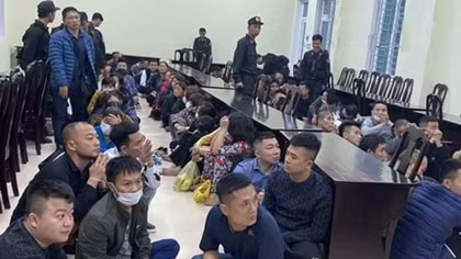 Đột kích sòng bạc cực khủng ở Nghệ An 