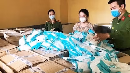 Thu giữ 71.000 chiếc khẩu trang không rõ nguồn gốc
