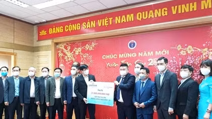 LienVietPostBank và Thaiholdings tặng 21 tỷ đồng cho Quỹ mua Vaccine phòng chống COVID-19