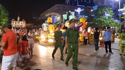 Đêm giao thừa bình yên tại thành phố mang tên Bác