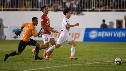 Văn Toàn lọt vào top những chân sút hàng đầu V.league 2021