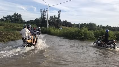 Khóc cười mùa triều cường, triều dâng