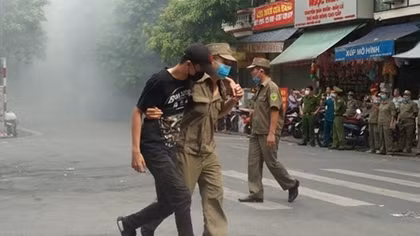 Diễn tập phương án chữa cháy, cứu nạn tại phố Hàng Mã