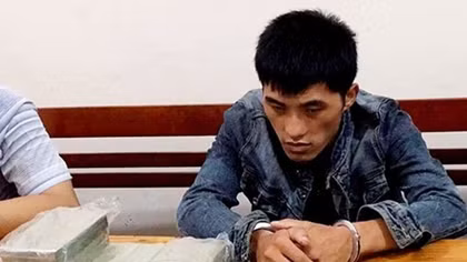 Bắt đối tượng vận chuyển 10 bánh heroin ở Nghệ An 