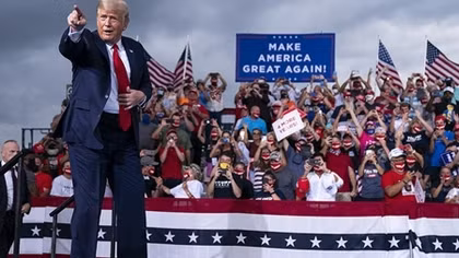 Tổng thống Mỹ Donald Trump được điều trị COVID-19 như thế nào?
