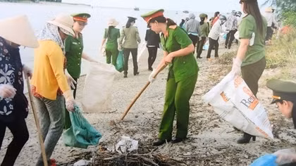 Tuổi trẻ Công an Quảng Trị ba cùng với đồng bào vùng sâu