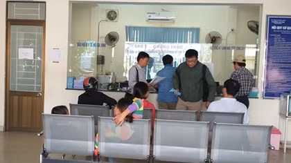 Không để người dân, doanh nghiệp chờ thủ tục hành chính 