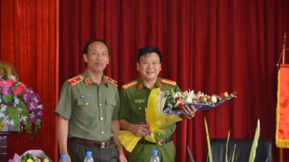 Khen thưởng chiến công phá 2 chuyên án lớn về ma túy