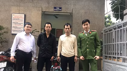 Giữa đường bắt trộm, Thiếu tá CSGT được chị em khen ngợi