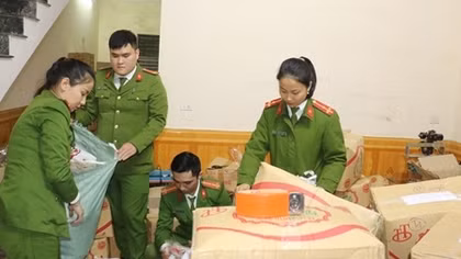 Mua 1 tấn kẹo hết date về "hóa phép" mới sản xuất