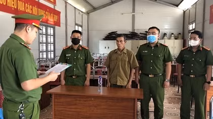 Khởi tố chủ rừng để lâm tặc chặt 150 cây ban