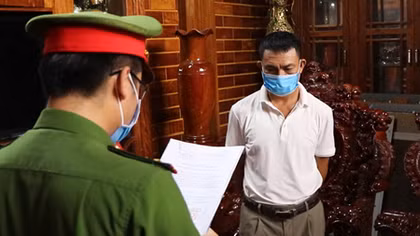 Khai thác đất vượt mức, thu lợi hơn 1 tỷ đồng