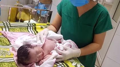 12 em bé chào đời trong khu cách ly