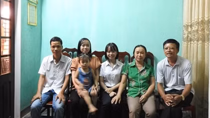 Cha mẹ nghèo nuôi 3 con vào đại học
