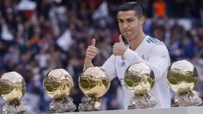 Ronaldo muốn có số 10 hoàn hảo