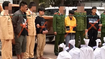 Trắng đêm “cất lưới” đường dây 150 bánh heroin, 126 kg ma túy đá 