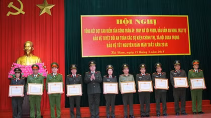 Bắt giữ nhiều đối tượng hình sự cộm cán