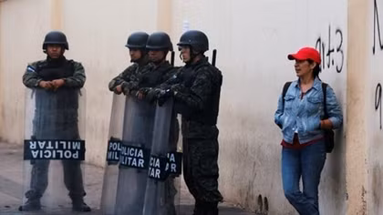 Cảnh sát Honduras chống lệnh chính phủ