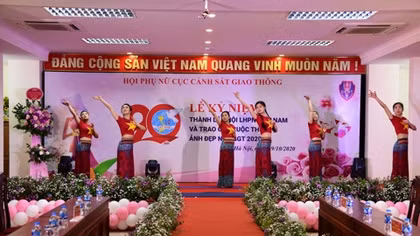 Trao giải cuộc thi nữ CSGT duyên dáng