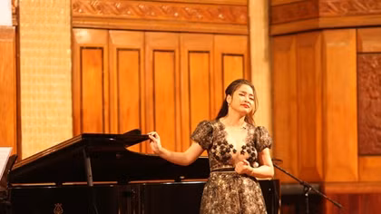 Ca sĩ Đinh Trang: Tôi đã dành cả tuổi trẻ để yêu và học opera