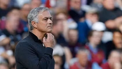 Mourinho không về Manchester United sau thất bại muối mặt