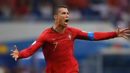 Khát khao chiến thắng, PSG sẵn sàng chi khủng để có Ronaldo