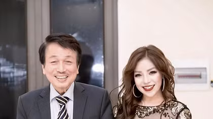 Ca sĩ Minh Chuyên: "Nổi tiếng muộn chưa chắc đã dở..."