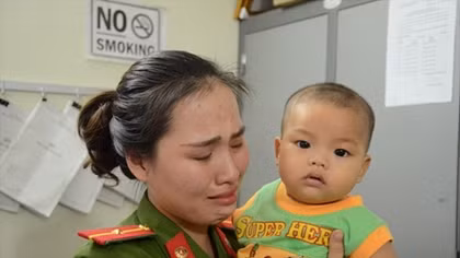 Bé trai 7 tháng tuổi bị mẹ bỏ rơi được đặt tên là Nguyễn Anh Khoa