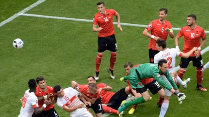 “Cuộc chiến” trên sân cỏ Euro 2016 qua ảnh