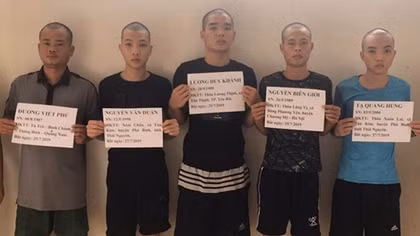 Truy lùng nhóm đối tượng bịt mặt, dùng hung khí xông vào nhà dân trả thù