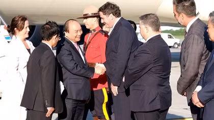 Thủ tướng đến thành phố Québec, Canada