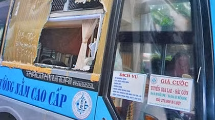 Bắt tạm giam đối tượng ném đá xe khách