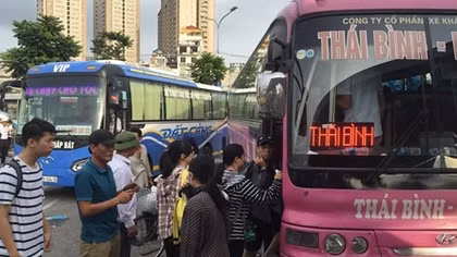 Phân định rõ xe hợp đồng và xe taxi