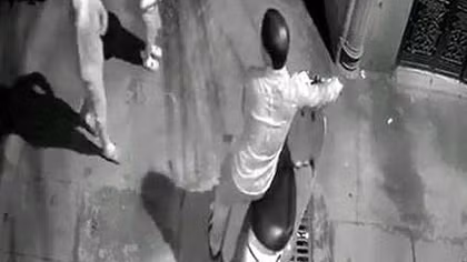 Tìm người tung clip "bé gái bị dâm ô trong hẻm tối" 
