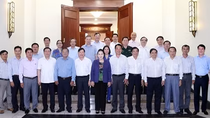 Bộ Chính trị làm việc về chuẩn bị đại hội các Đảng bộ trực thuộc Trung ương 
