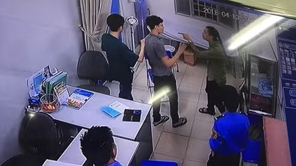 Bài 1: Khi những người thầy thuốc bị hành hung