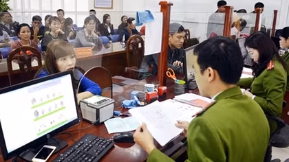 Tiên phong đưa thủ tục cấp và quản lý thẻ căn cước công dân vào Trung tâm hành chính công