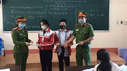 Hàng nghìn người dân ký cam kết không sử dụng trái phép pháo nổ