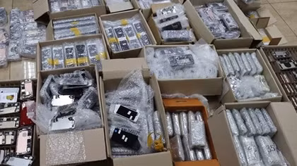 Nhiều chiêu tuồn iPhone lậu vào Việt Nam