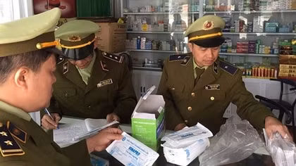 Trang thiết bị, vật tư y tế phục vụ người dân phòng chống dịch cơ bản ổn định